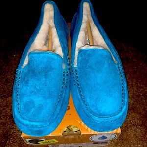 NIB Ugg Australia Ansley Slip On Suede Moccasin Shoes Size 9